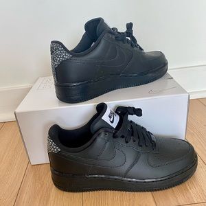 Nike Air low top custom design size 7.5 brand new